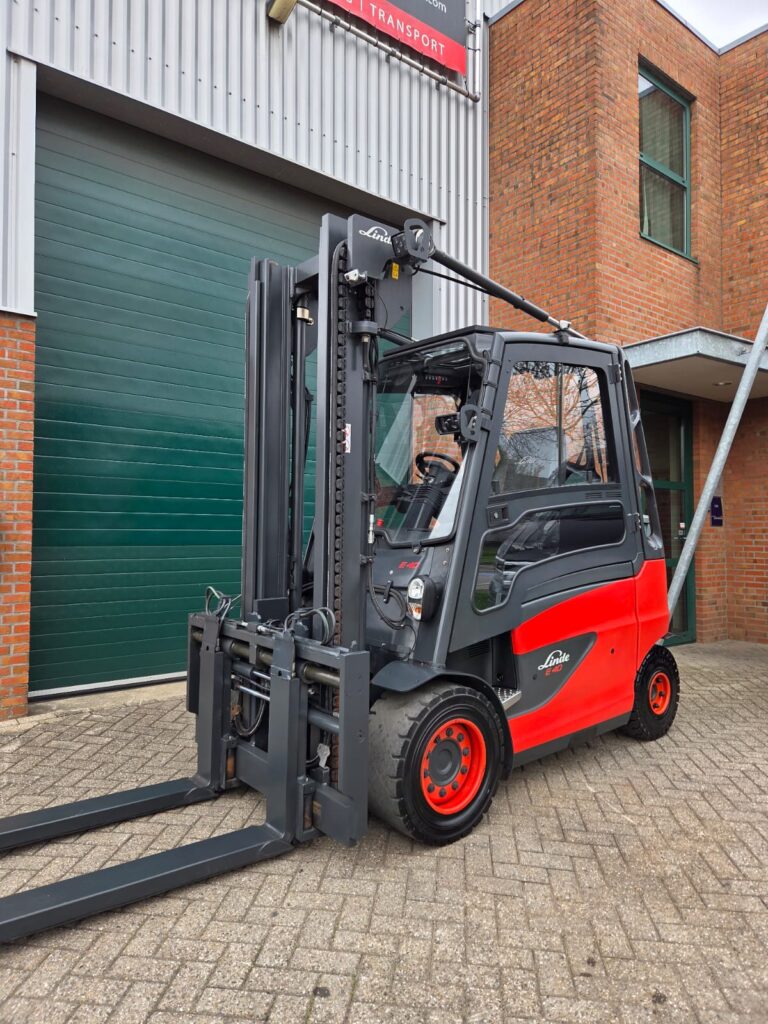 LINDE E40H-01/600 (388) 2017 HEFTRUCK MET SIDESHIFT EN VORKVERSTELLER PLUS REACHVORKEN