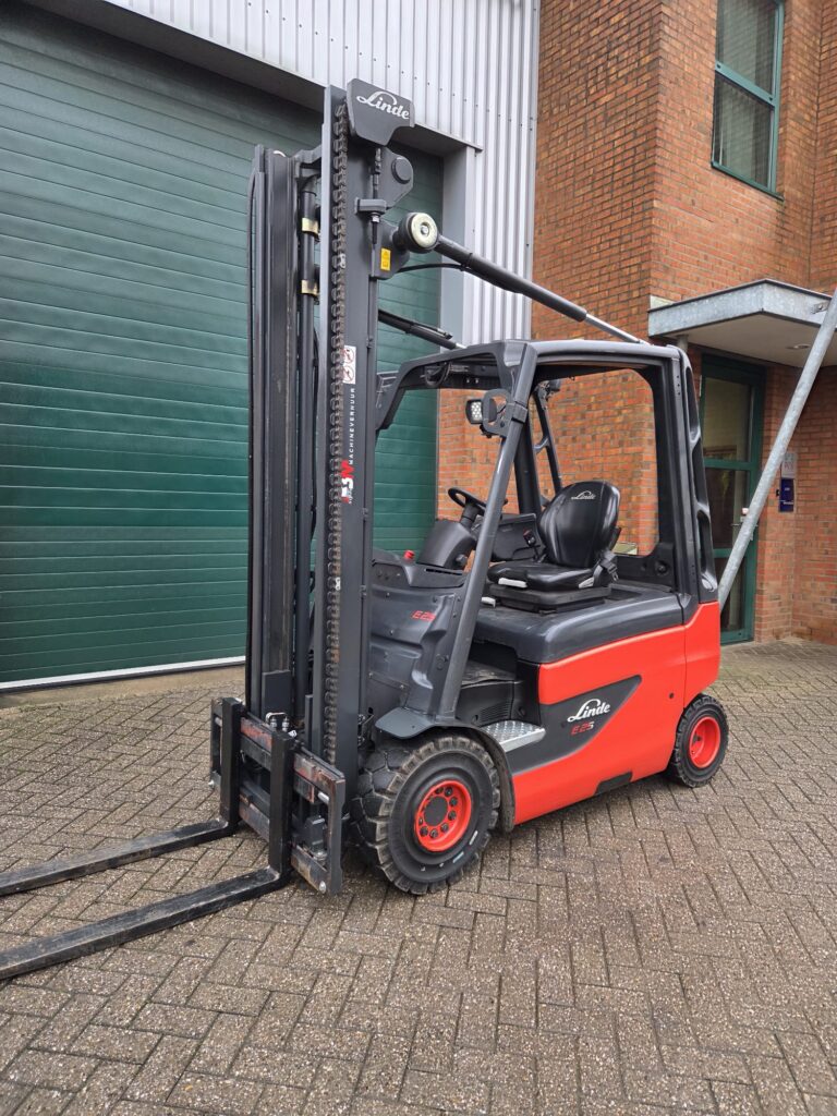 LINDE E25-01 (387) 2012